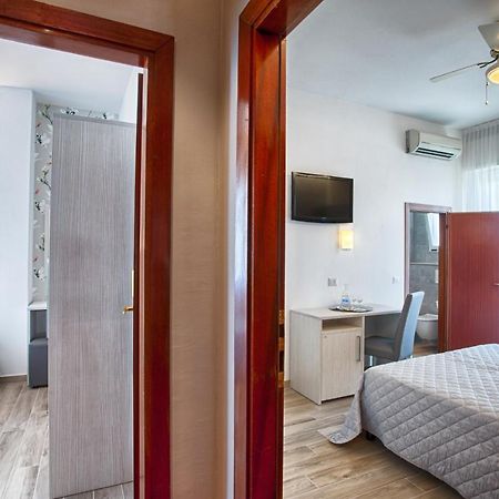 Hotel Mirabel Rimini Dış mekan fotoğraf