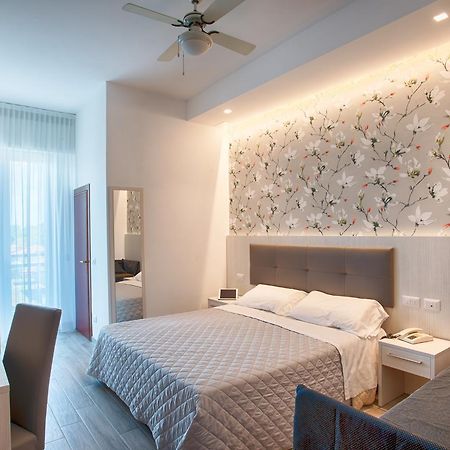 Hotel Mirabel Rimini Dış mekan fotoğraf