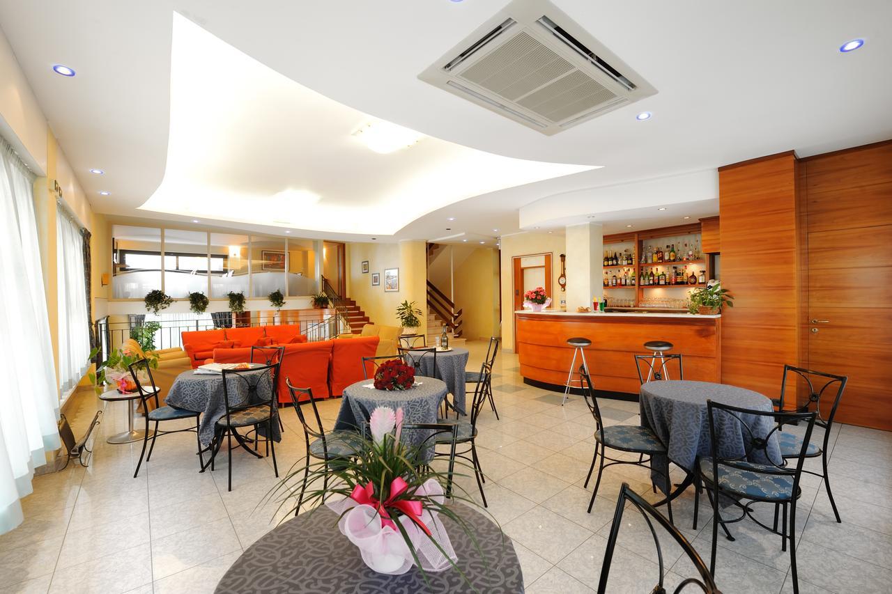 Hotel Mirabel Rimini Dış mekan fotoğraf