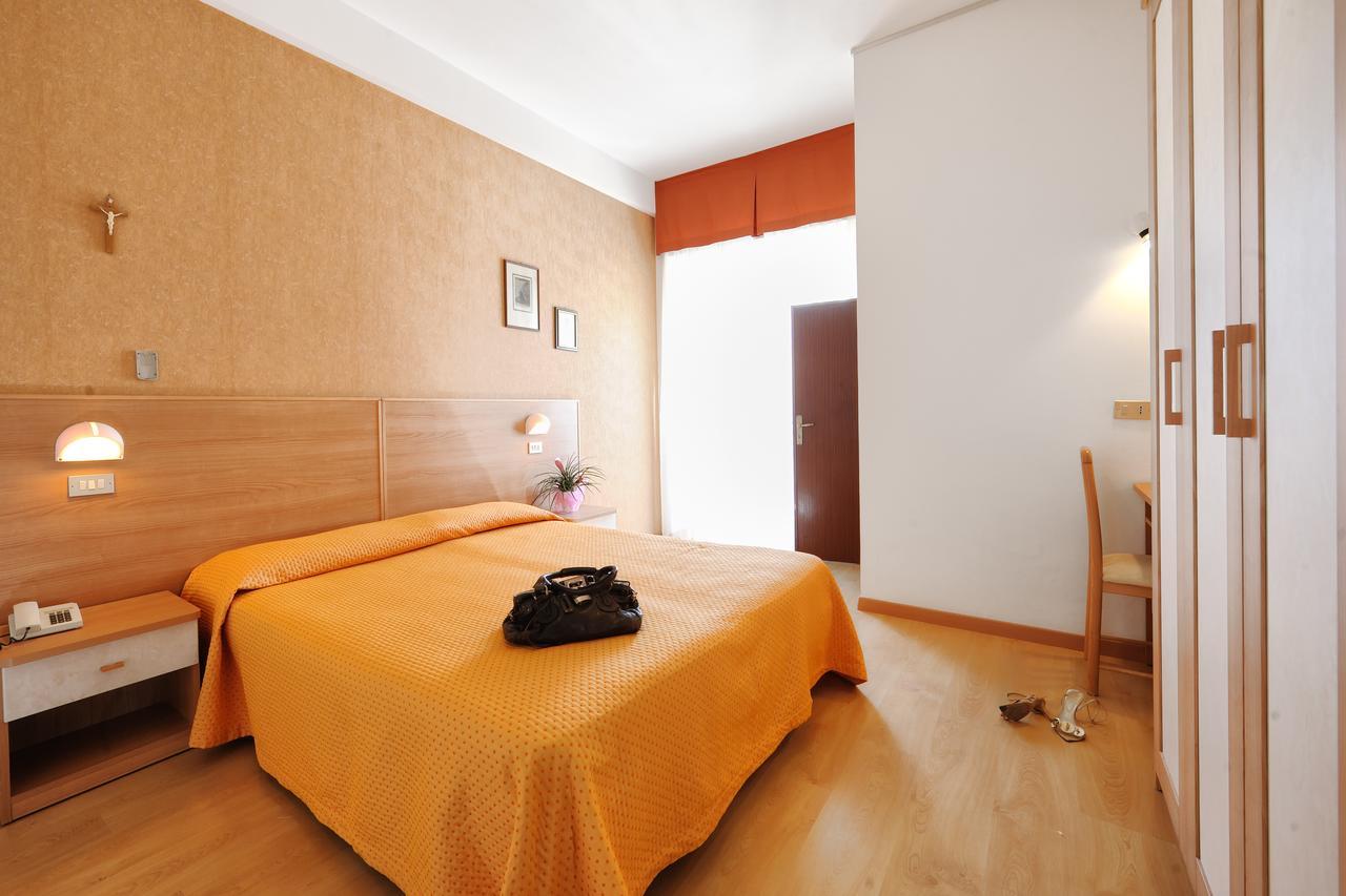 Hotel Mirabel Rimini Dış mekan fotoğraf