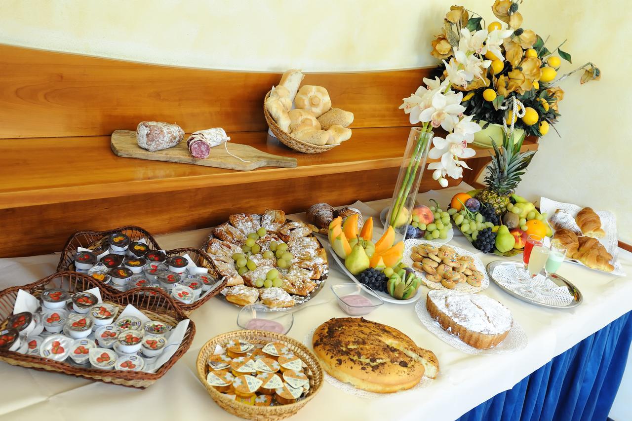 Hotel Mirabel Rimini Dış mekan fotoğraf