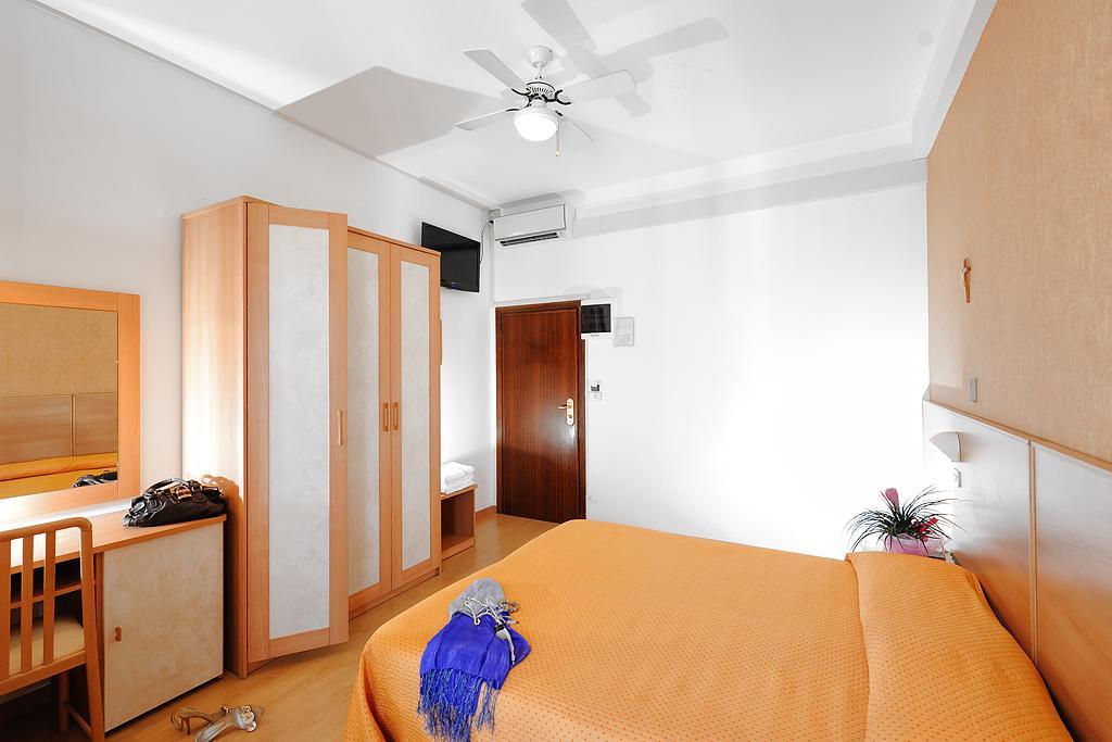 Hotel Mirabel Rimini Dış mekan fotoğraf