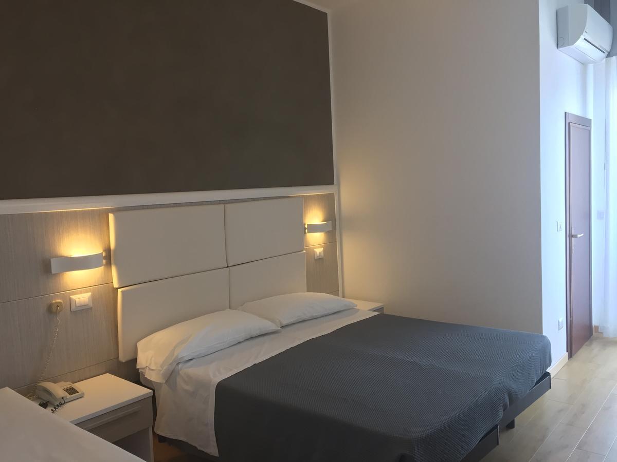 Hotel Mirabel Rimini Dış mekan fotoğraf