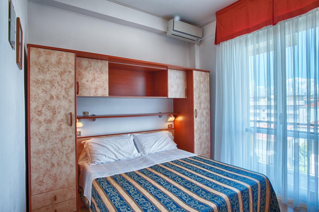 Hotel Mirabel Rimini Dış mekan fotoğraf