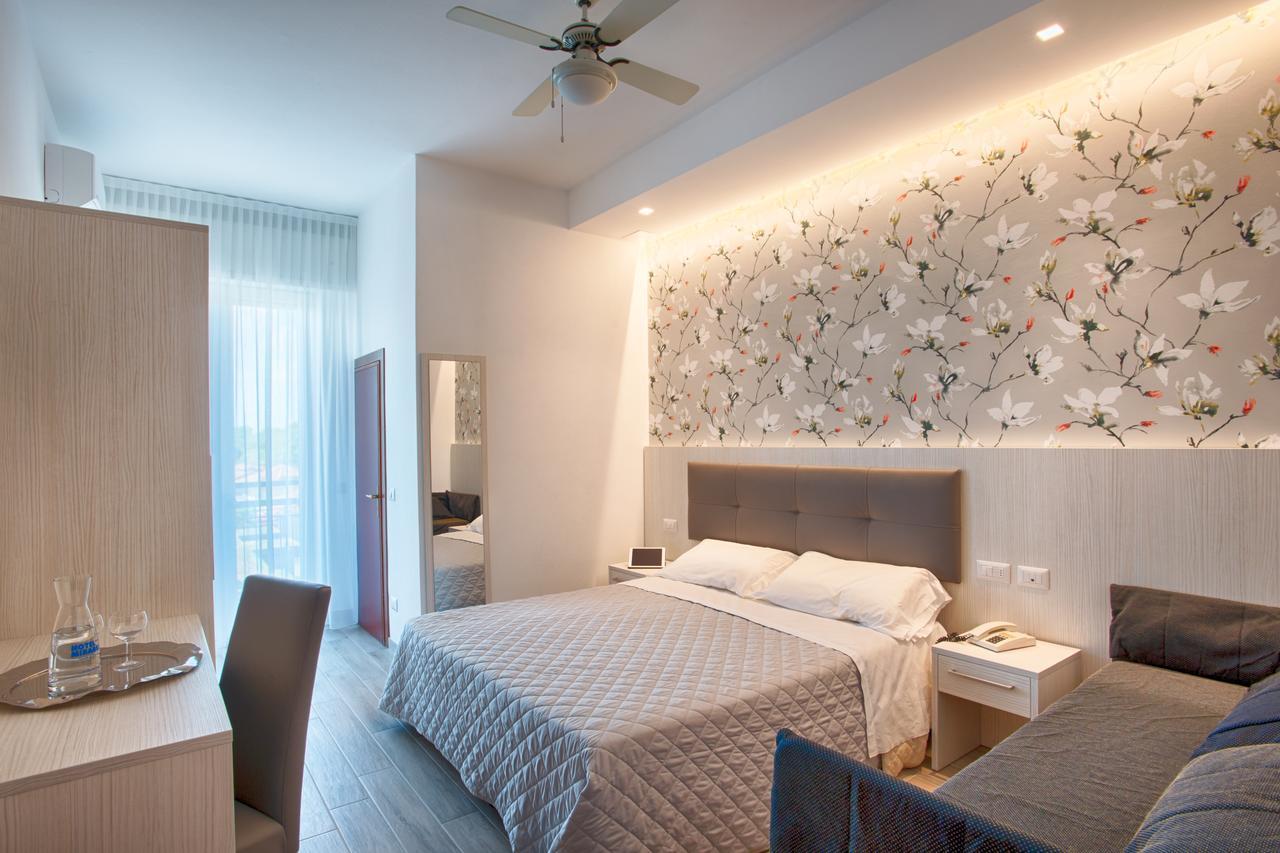 Hotel Mirabel Rimini Dış mekan fotoğraf