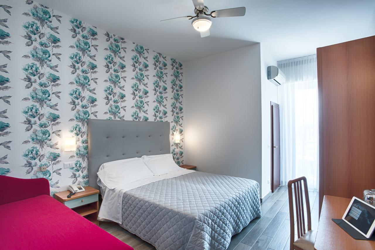 Hotel Mirabel Rimini Dış mekan fotoğraf