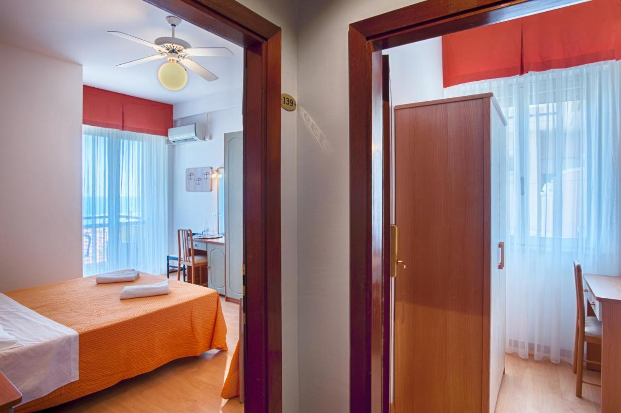 Hotel Mirabel Rimini Dış mekan fotoğraf