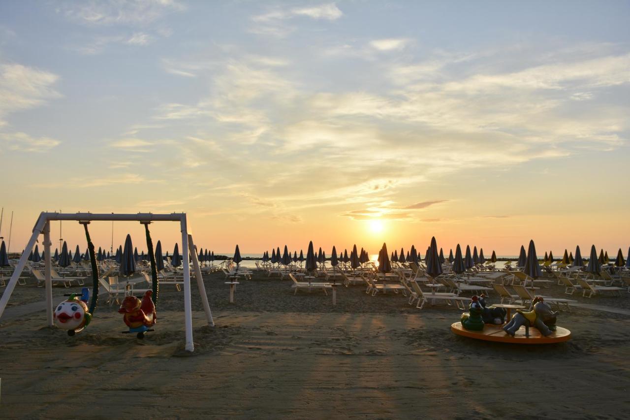 Hotel Mirabel Rimini Dış mekan fotoğraf