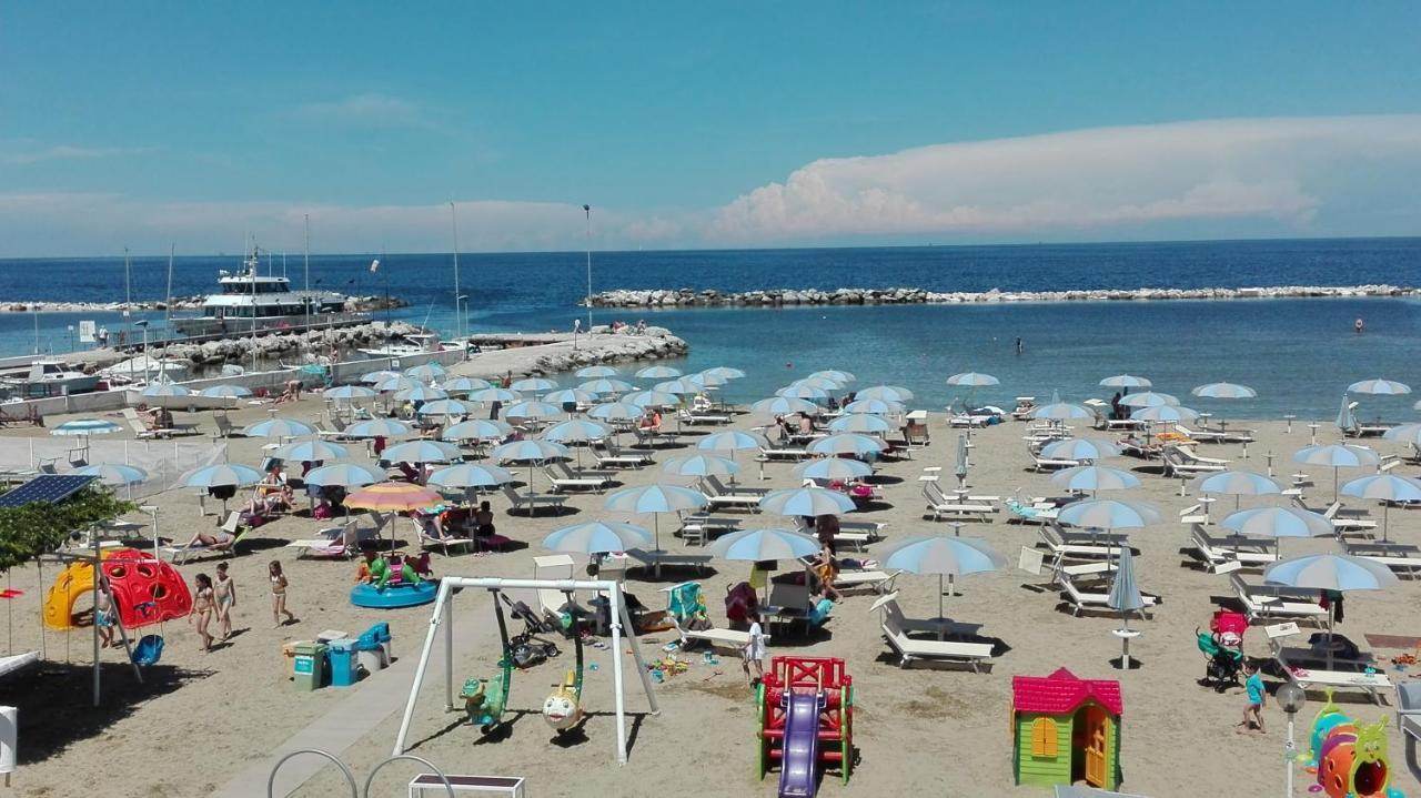 Hotel Mirabel Rimini Dış mekan fotoğraf